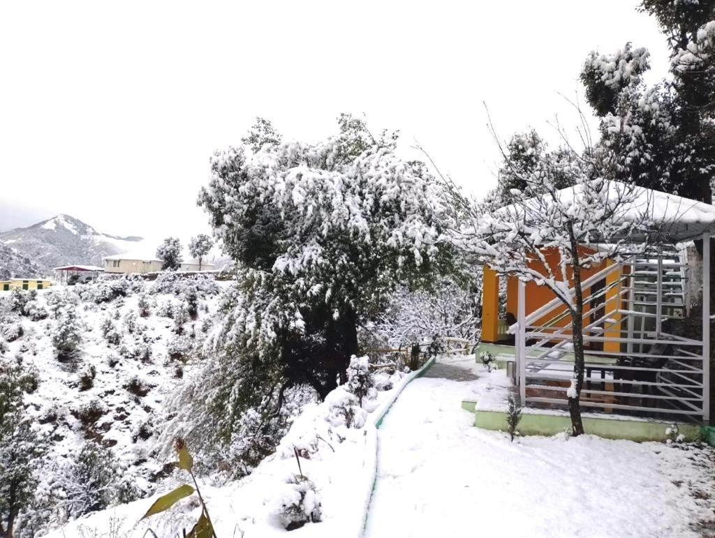 Drona Hills Resorts Kanatal Exteriör bild