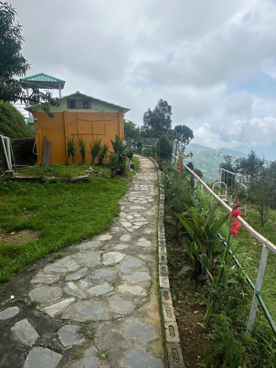 Drona Hills Resorts Kanatal Exteriör bild