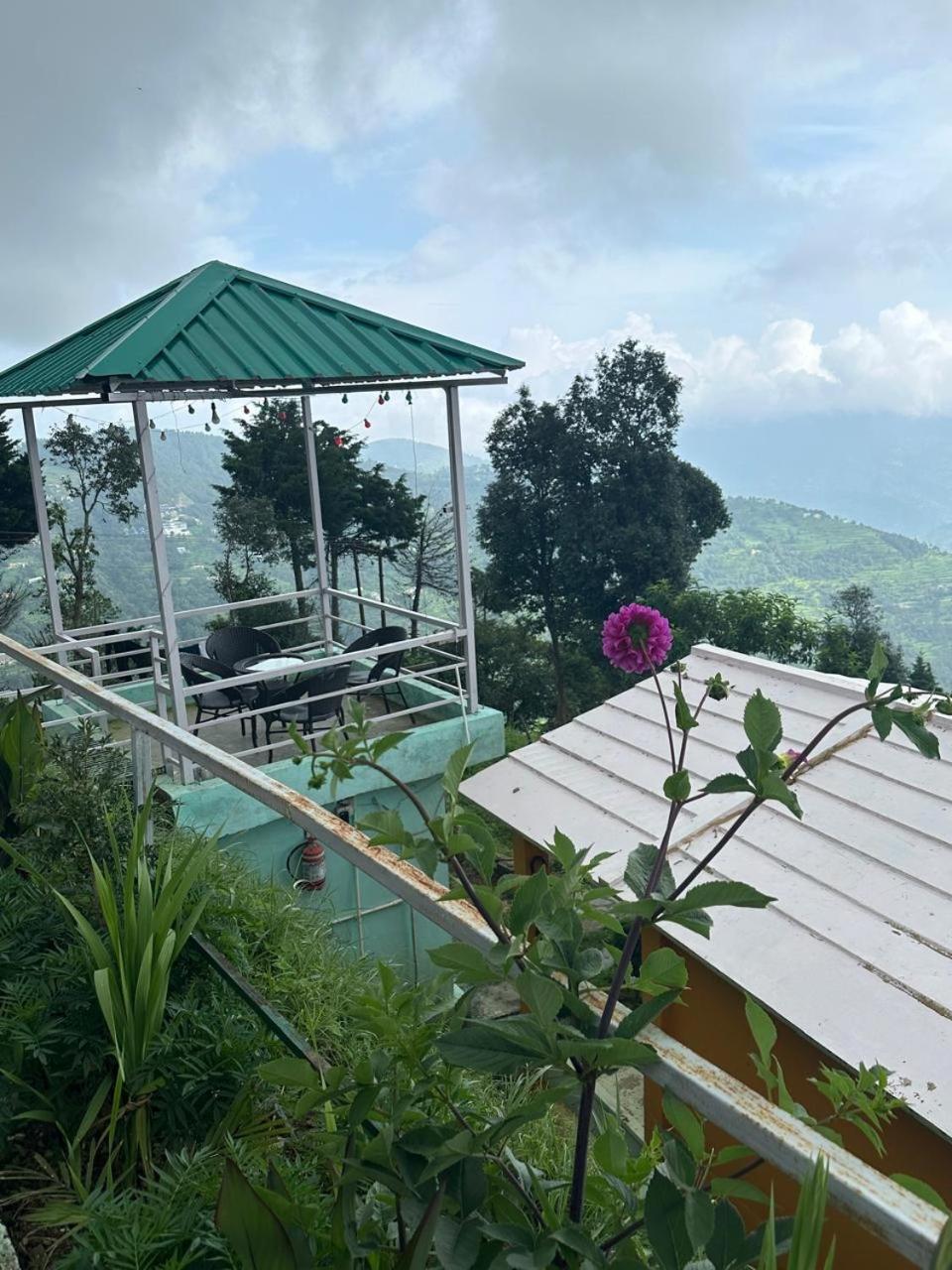 Drona Hills Resorts Kanatal Exteriör bild